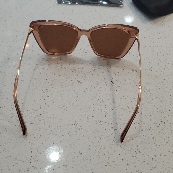 Diff Eyewear Tan Sunglasses